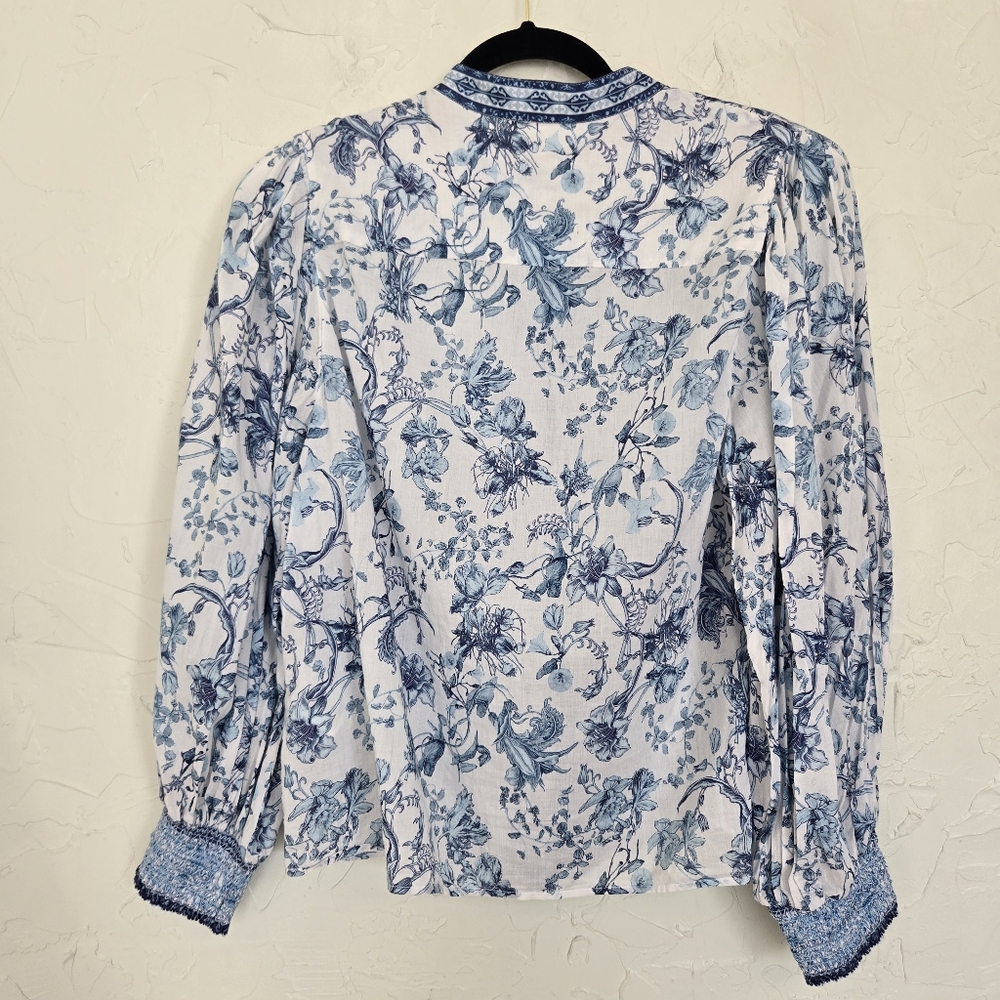 Alice + Olivia Blue and White Floral Balloon-Sleeve Blouse - Picture 8 of 13